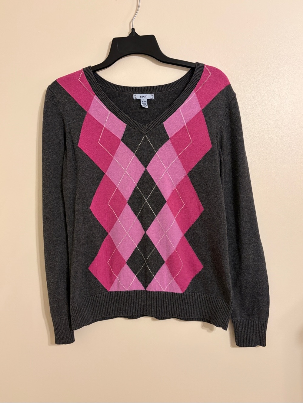 IZOD | Women's Gray with Pink Argyle V Neck Sweater size SP
